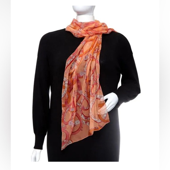 SALVATORE FERRAGAMO Rose Print Silk Scarf in box - Picture 1 of 13